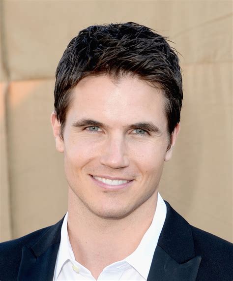 robbie amell|robbie amell personal life.